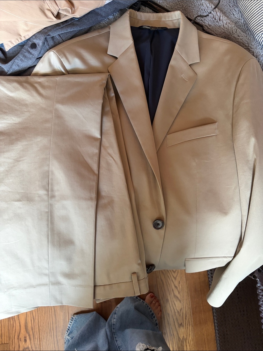 Banana Republic Manteco slim fit suit